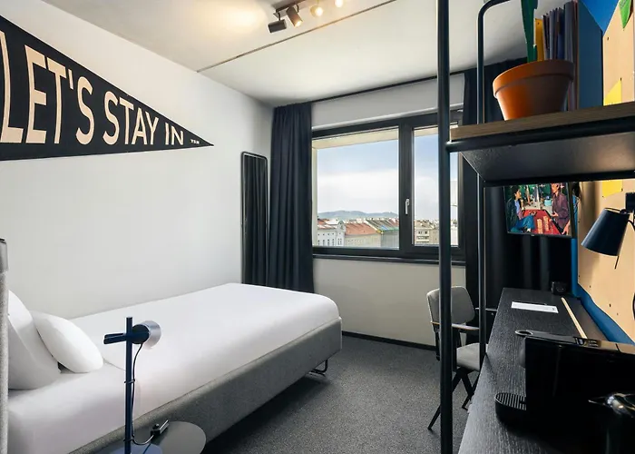 Hotel The Social Hub 4*