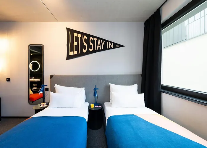 The Social Hub 4*