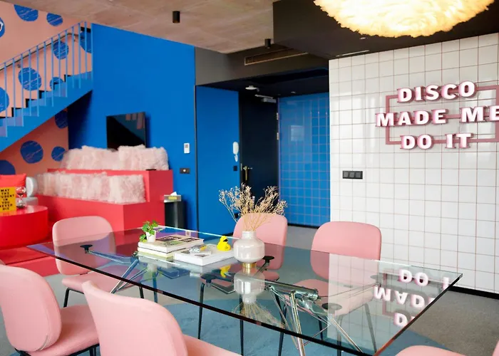 Hotel The Social Hub 4*