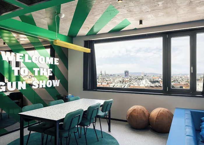 The Social Hub فندق