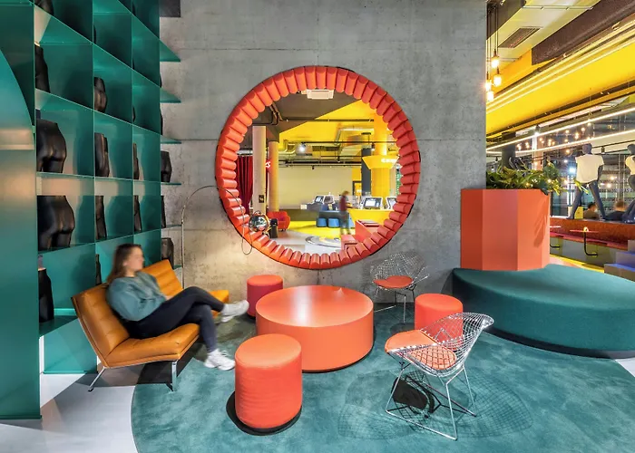 The Social Hub فندق